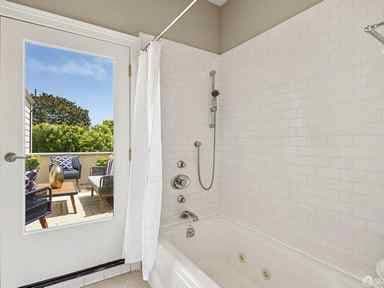 1BR/1BA Single Family House · San Francisco photo 4