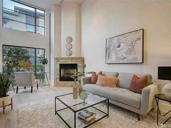 1BR/2BA Loft on Illinois St · San Francisco photo 3