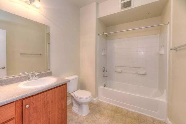 1BR/1BA Apartment on Valle Vista Ave · Vallejo photo 5