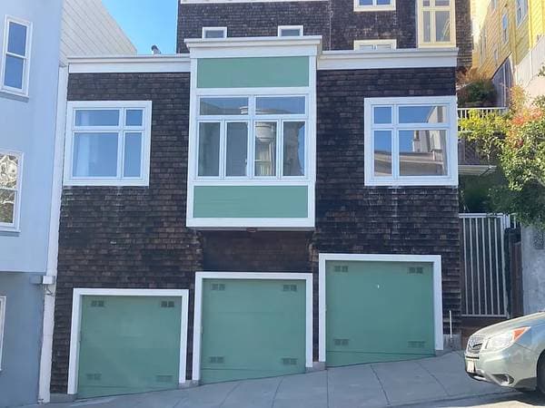 1BR/1BA Single Family House on Greenwich St · San Francisco photo 1