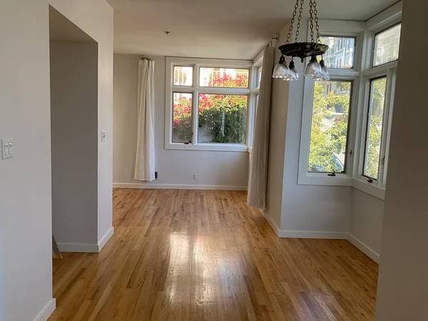 1BR/1BA Single Family House on Greenwich St · San Francisco photo 3
