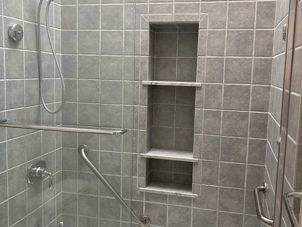 1BR/1BA Single Family House on Greenwich St · San Francisco photo 5