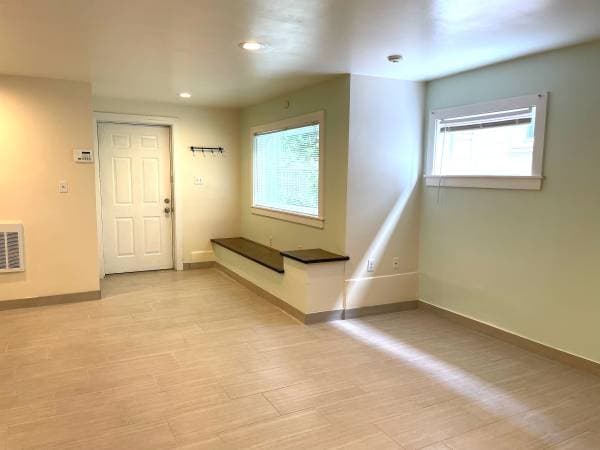 1BR/1BA Duplex · Oakland photo 3