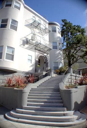 0BR/1BA Apartment on Sacramento Street · San Francisco photo 2
