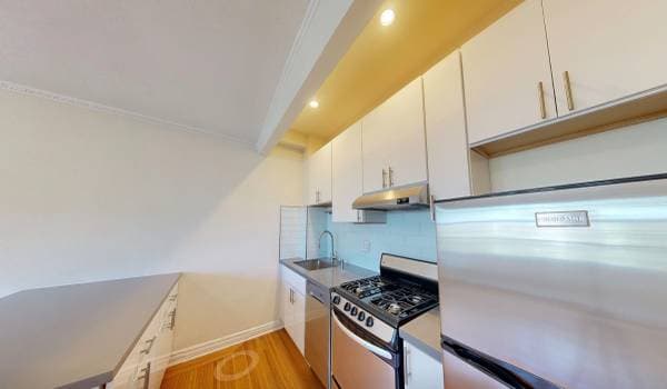 2600 Van Ness photo 3