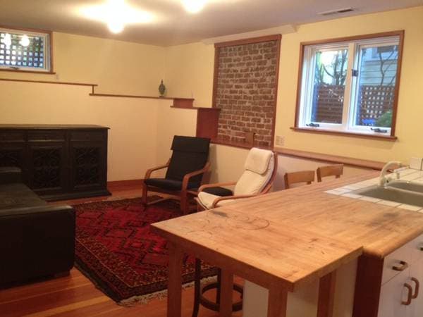 1BR/1BA Apartment · Berkeley photo 3