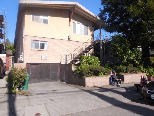 2BR/1BA Apartment on Josephine St. · Berkeley photo 5