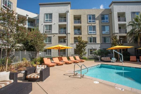 0BR/1BA Apartment on Golden Gate · Dublin photo 1
