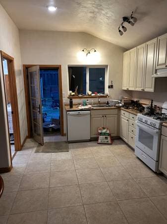 2BR/1BA In Law Adu · Brookdale photo 3