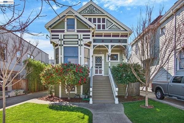 2BR/1BA Single Family House on Clinton Ave · Alameda photo 1