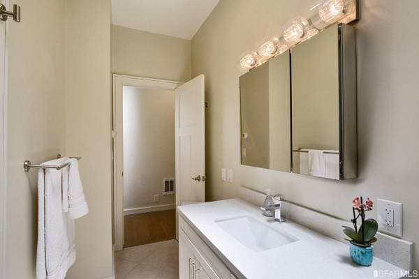 1BR/1BA Single Family House on De Haro Street · San Francisco photo 2