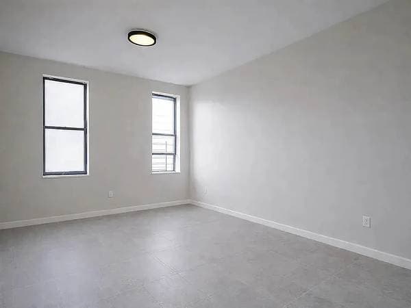 1BR/1BA Apartment on 6th Ave · Brooklyn photo 3