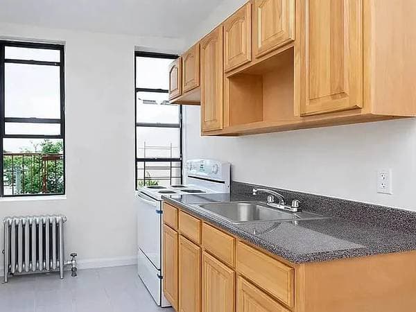1BR/1BA Apartment on 6th Ave · Brooklyn photo 4