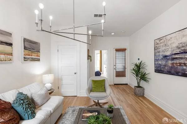 1BR/1BA Flat on Broderick Street · San Francisco photo 4