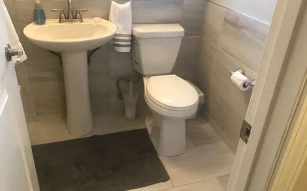 2BR/1BA Apartment · San Mateo photo 4