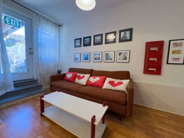 1BR/1BA Single Family House · San Francisco photo 1