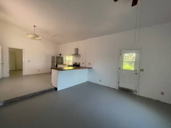 2BR/1BA Single Family House on Roseman Creek Road · Point Arena photo 3