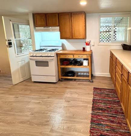 2BR/1BA Single Family House · Hollister photo 3