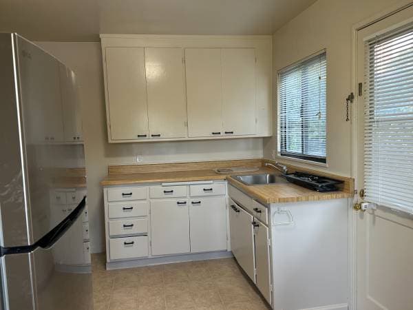 Beautiful 2 Bedroom And 2 Bathroom Condo In Albany! photo 3
