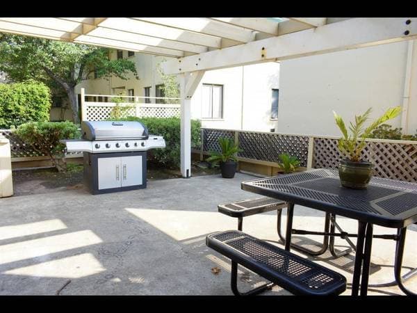 2BR/1BA Townhouse · San Leandro photo 4