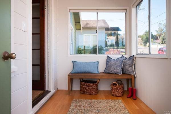 4BR/2BA Single Family House · Petaluma photo 2