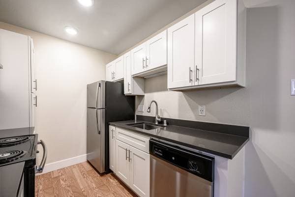 1BR/1BA Apartment on Parkmoor Avenue · San Jose photo 2