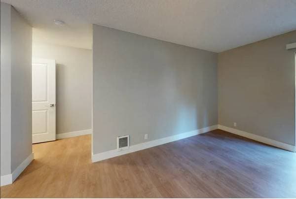 2BR/2BA Apartment on Parkmoor Avenue · San Jose photo 2