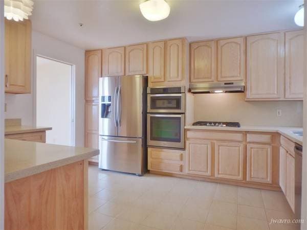 3BR/2BA Condo · San Francisco photo 5