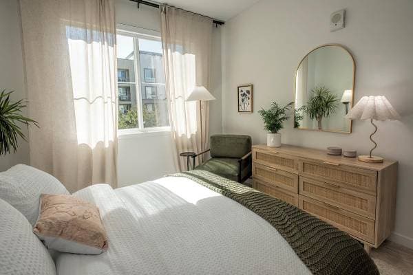 0BR/1BA Apartment on Golden Gate · Dublin photo 5