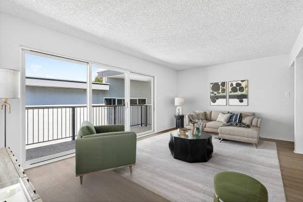 0BR/1BA Apartment · San Rafael photo 3