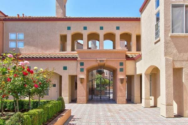 2BR/2BA Apartment · San Mateo photo 2