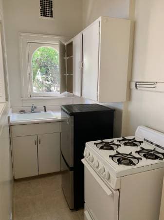 0BR/1BA Apartment · Berkeley photo 3