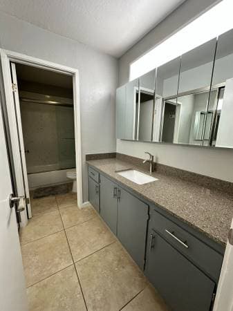 2BR/2BA Condo · Oakland photo 1