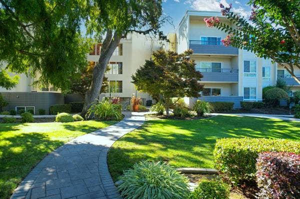 2BR/1BA Apartment on Creekside Drive · Walnut Creek photo 2