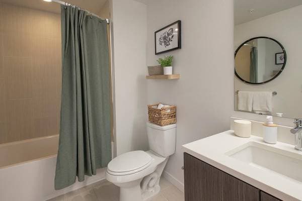 0BR/1BA Apartment on Golden Gate · Dublin photo 2