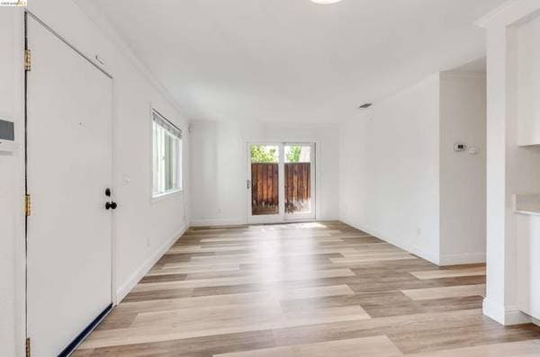 Beautifully Remodeled 2 Bedroom &amp; 1 Bath Unit In The Heart Of Concord photo 4