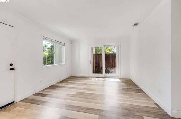 Beautifully Remodeled 2 Bedroom &amp; 1 Bath Unit In The Heart Of Concord photo 5