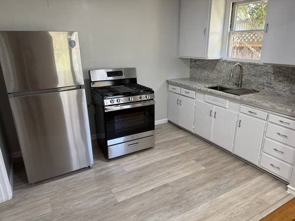 2BR/2BA Single Family House on 2nd Ln · South San Francisco photo 2