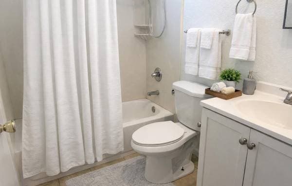 2BR/1BA Single Family House · Union City photo 5