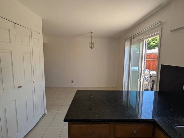 Spacious 1/1.5 Condo San Jose photo 3