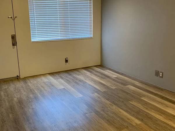 3000 Nicol Ave photo 3