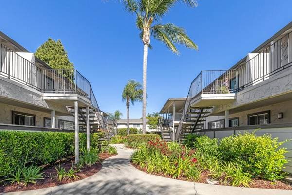 0BR/1BA Apartment on Hollis Avenue · Campbell photo 3