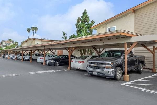 1BR/1BA Apartment on Central Avenue · Fremont photo 1