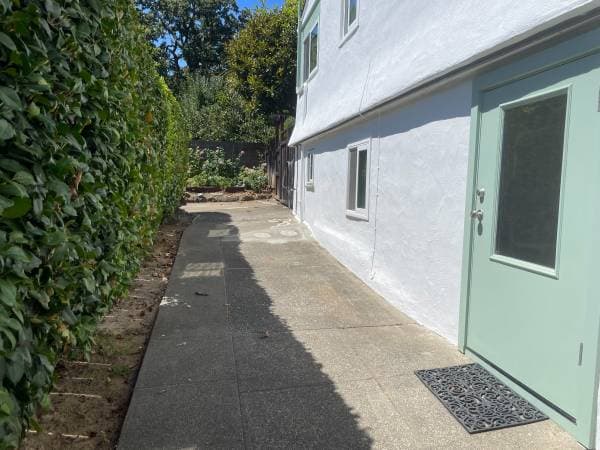 2BR/1BA Duplex on Medway Rd · San Anselmo photo 2