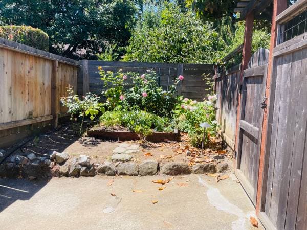 2BR/1BA Duplex on Medway Rd · San Anselmo photo 4