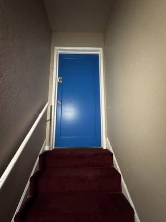 1BR/1BA Duplex · Oakland photo 2