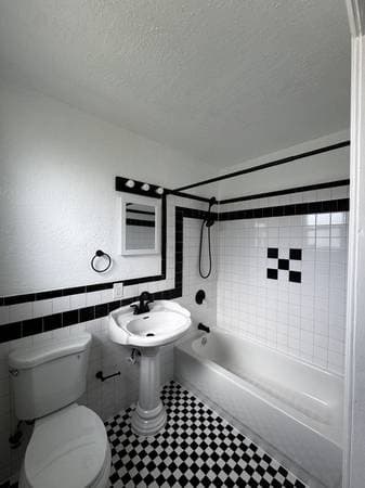 1BR/1BA Duplex · Oakland photo 5