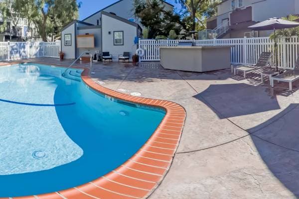 1BR/1BA Apartment on Contra Costa Boulevard · Pleasant Hill photo 2