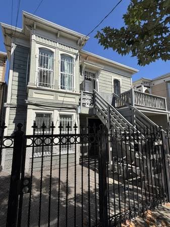 3BR/1BA Duplex · Emeryville photo 1