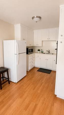 2BR/1BA Apartment on Carmel Ave · Sunnyvale photo 3
